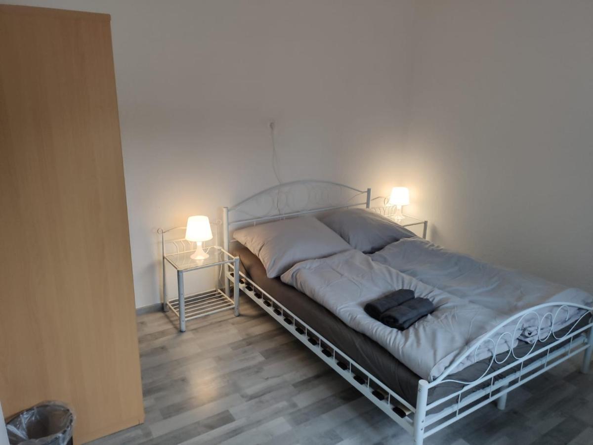 Schoene Einfache Ferienwohnung In Oldenburg Exterior foto
